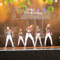  ./galleries/gallery_base/10002/28484/thumbs/th_xmas2018-1000.jpg . 